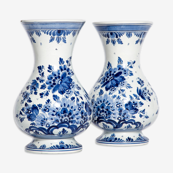 Handmade and hand-painted Delft vase