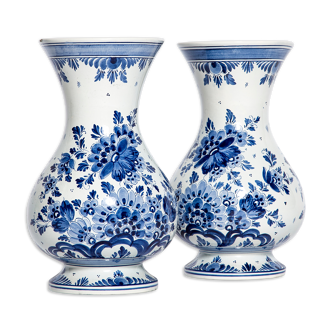 Handmade and hand-painted Delft vase