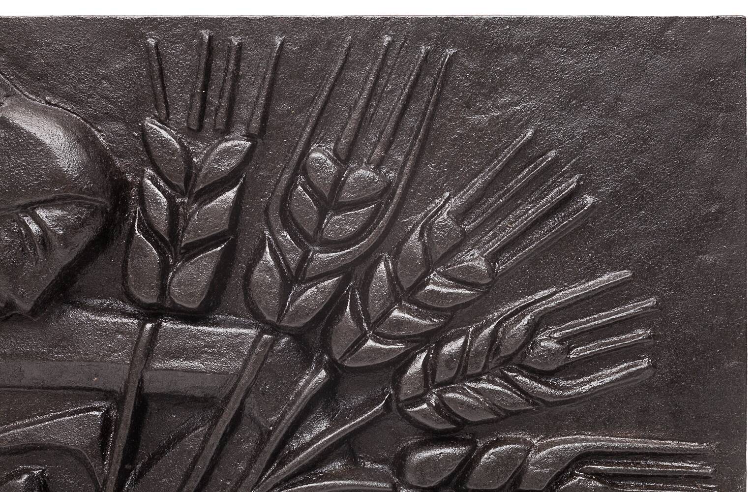 Quellier fireplace plate