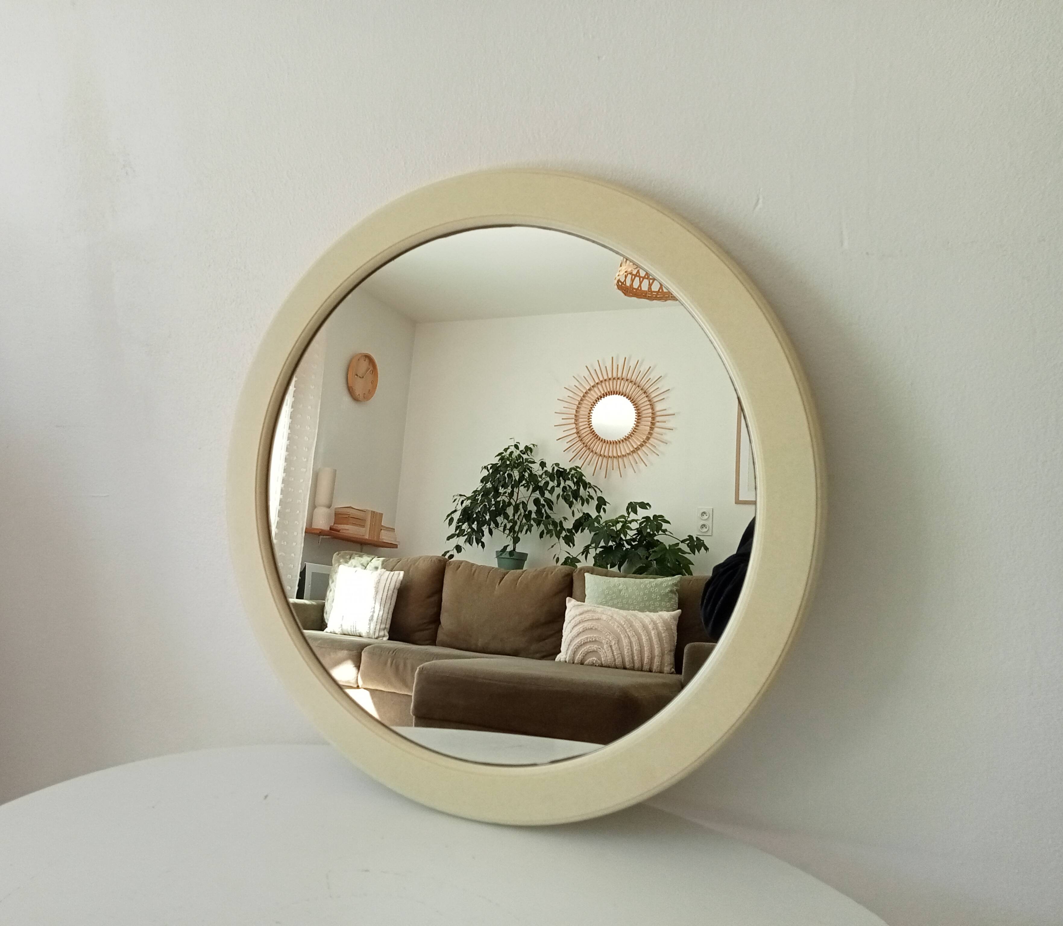 Vintage round mirror from the 70s/80s.