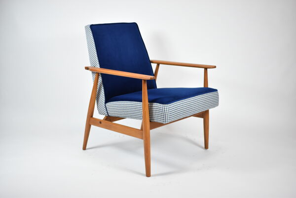 Fauteuil original ''Fox'', restauré, designer H.Lis, années 1970, bleu pied de poule.