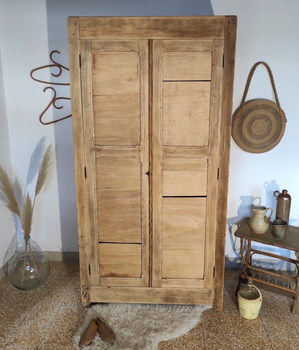 Armoire parisienne