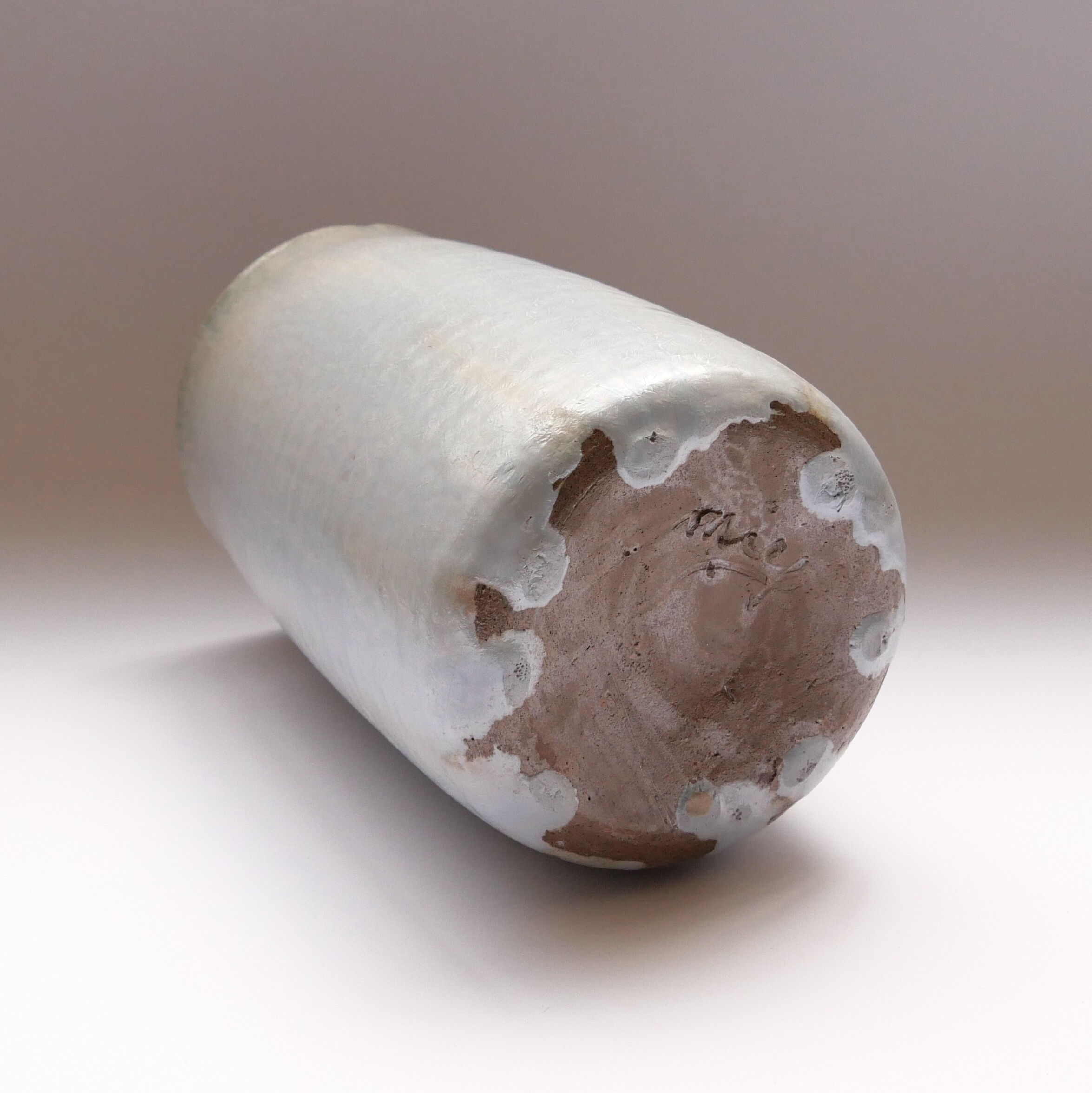 Sandstone vase - Miep Sybesma de Bay - 1990's