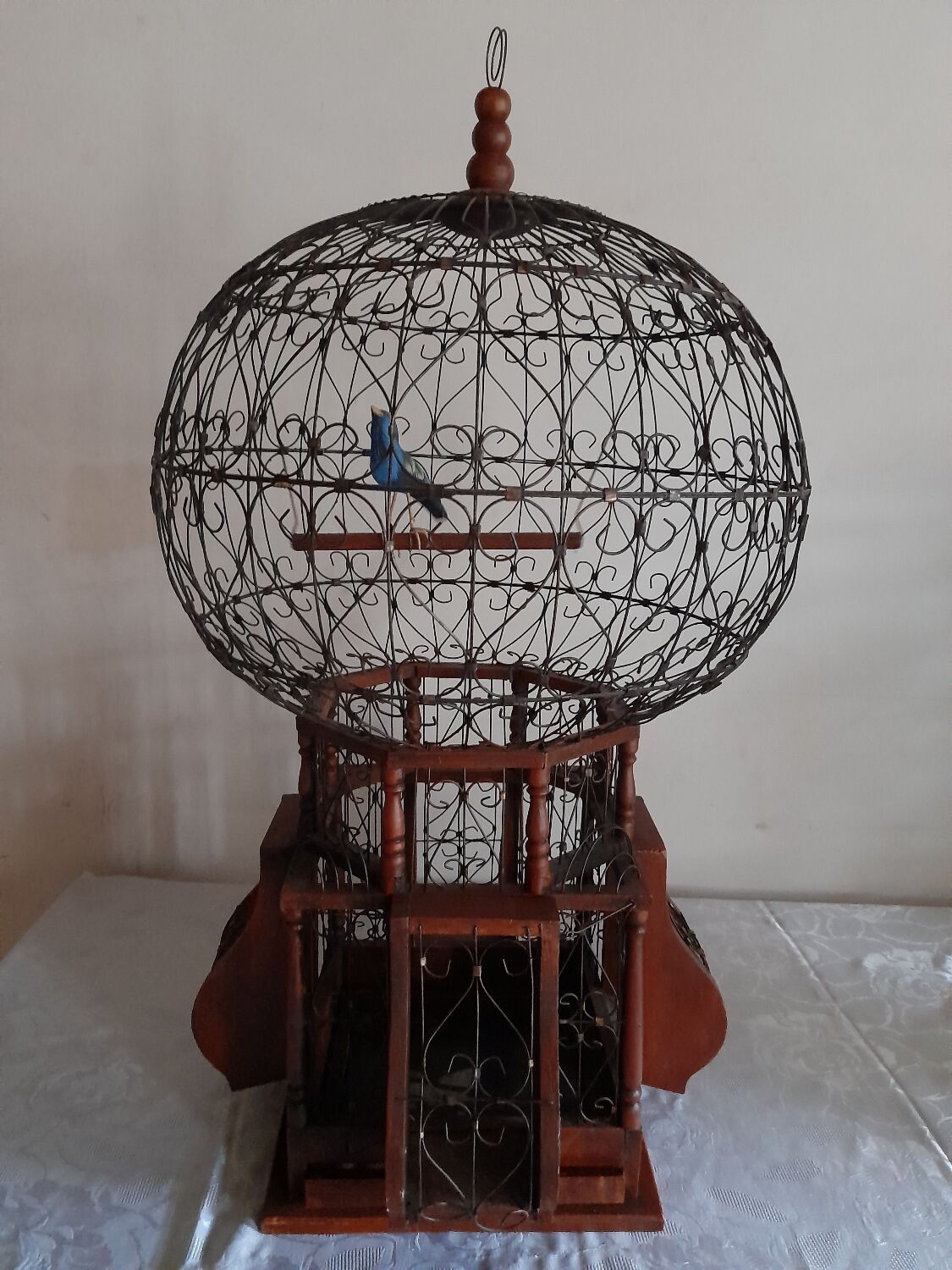 Hot air balloon style birdcage
