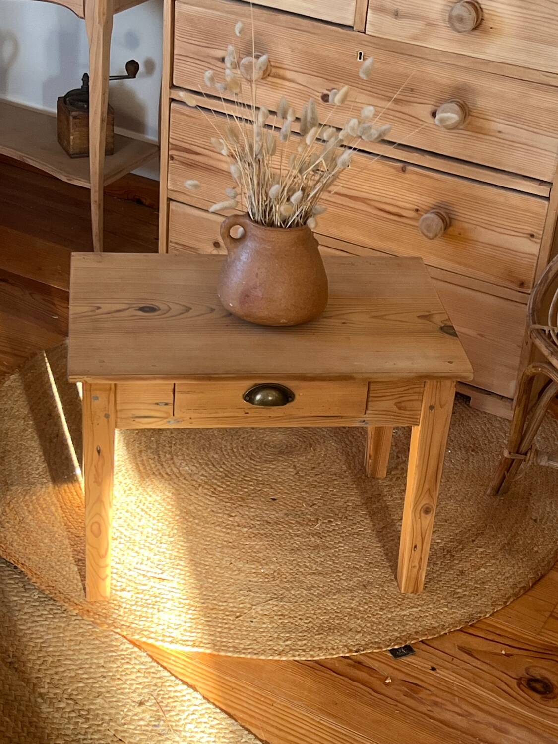 Table basse de ferme ancienne en bois massif brut 1 tiroir