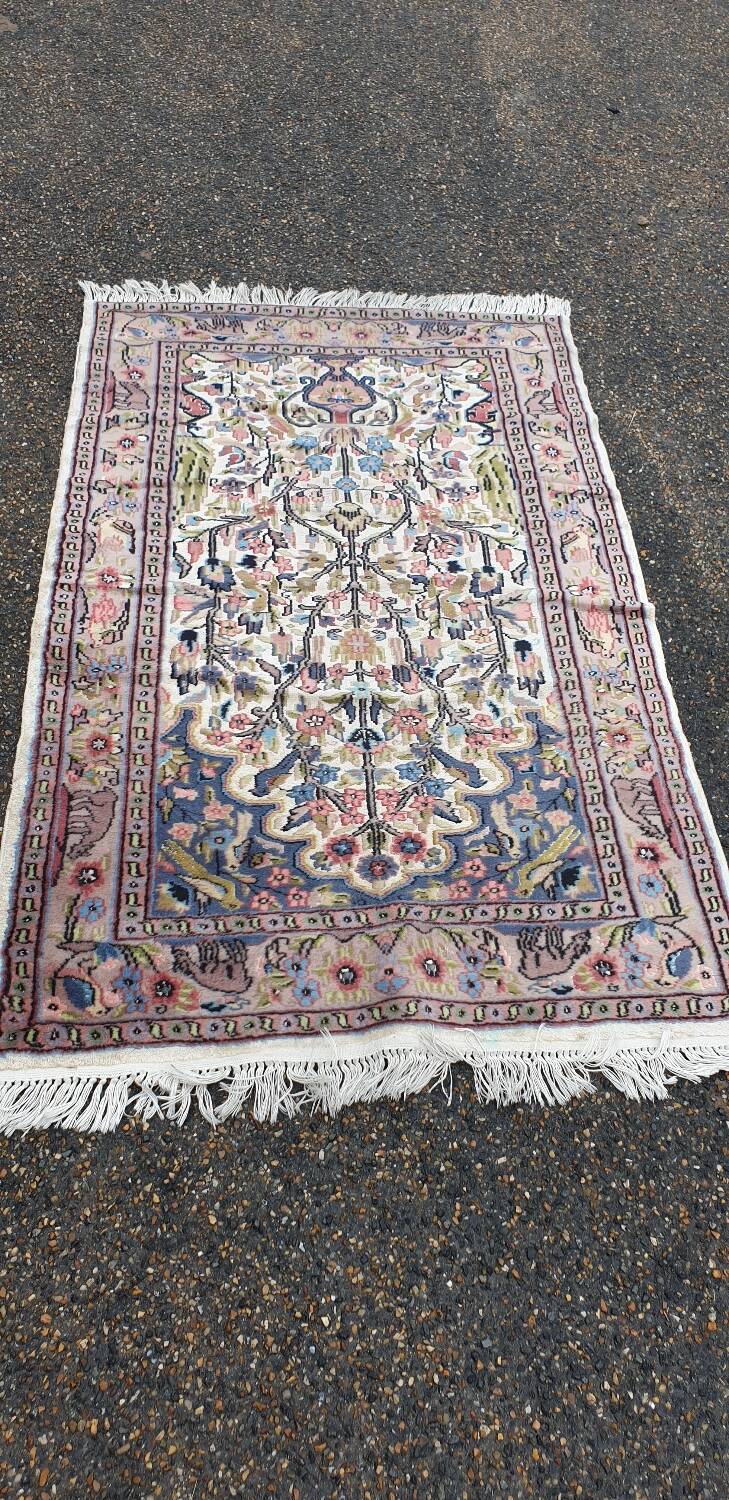 Oriental wool velvet rug