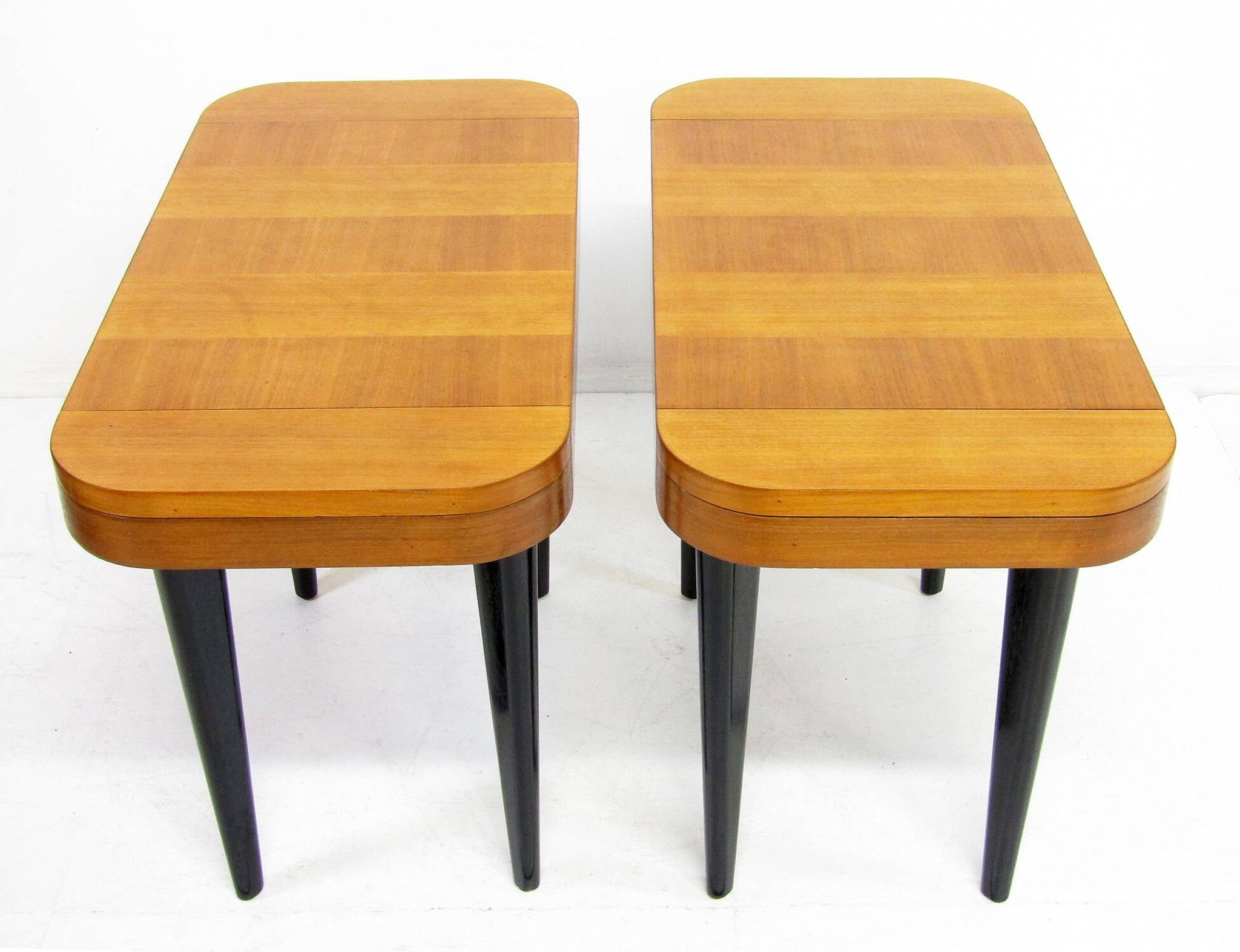 Two Paldao Line Art Deco End Tables By Gilbert Rohde For Herman Miller, C 1940