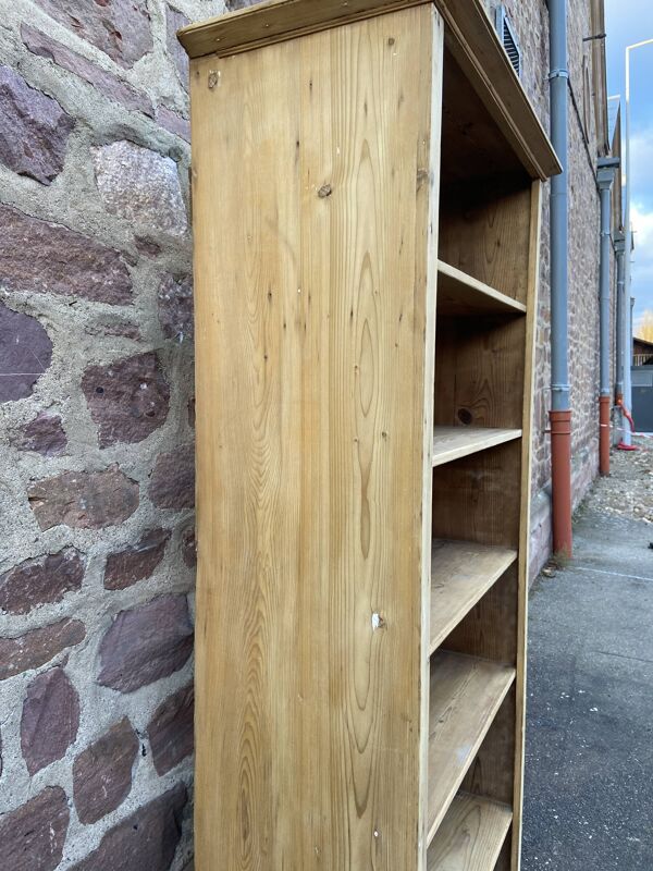 Étagère de commerce en sapin