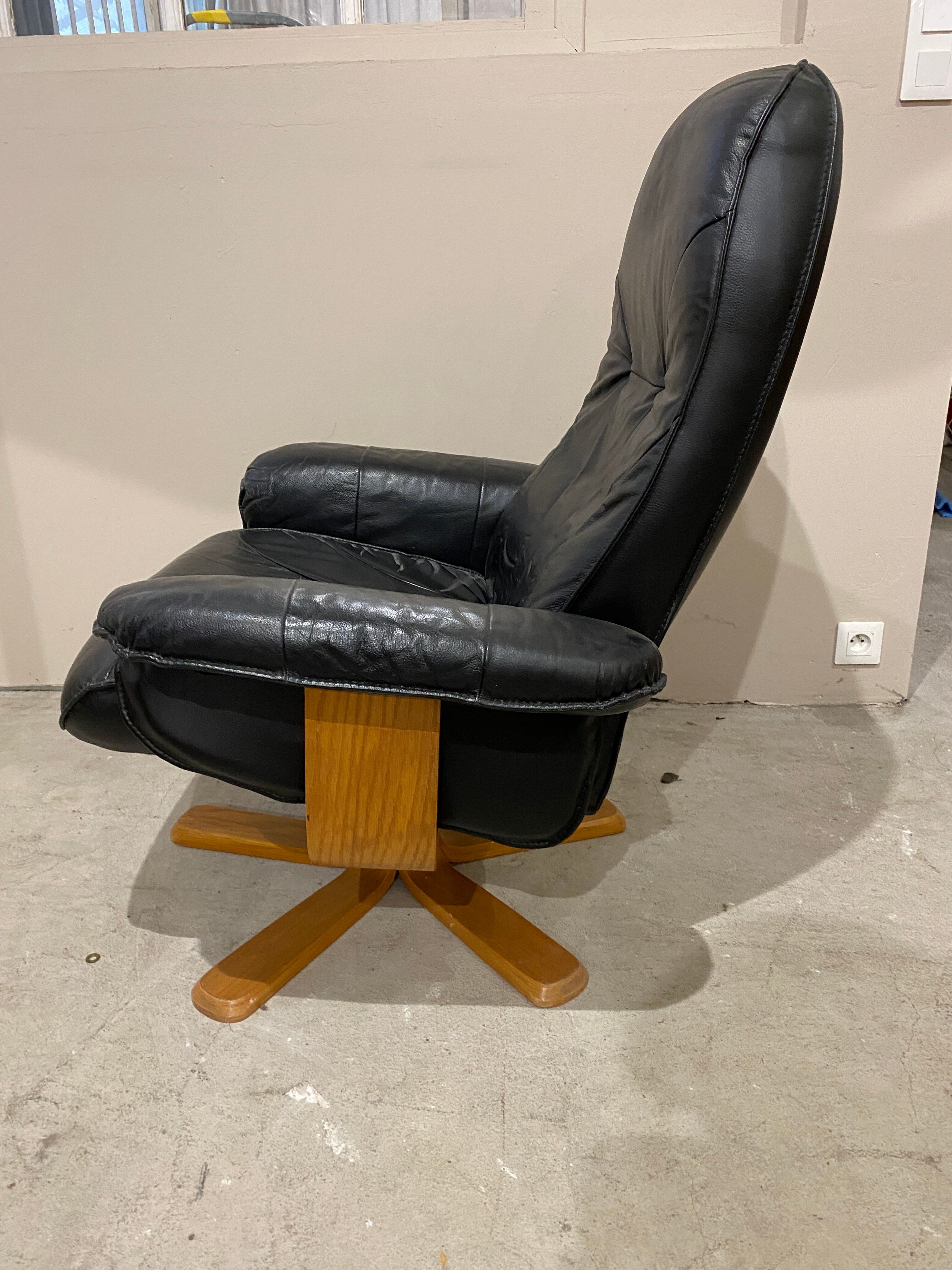 Scandinavian black leather relax armchair