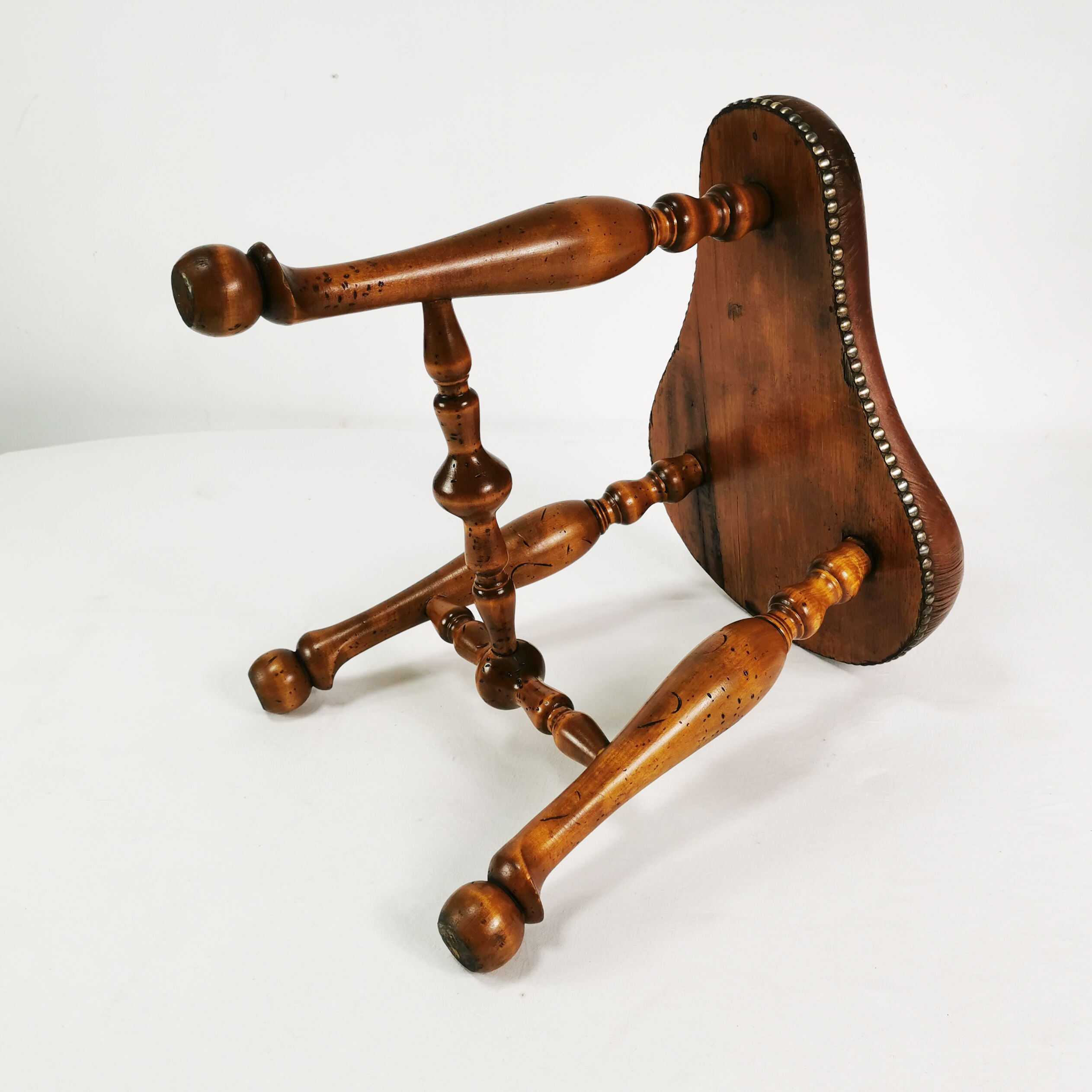 Victorian stool, Spain, 19th century.