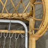 Lit en rotin des années 1960 avec son sommier métal.