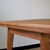 Scandinavian-style system table