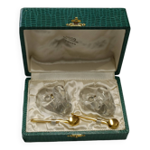 coffret d'une paire de salerons en cristal de Baccarat avec ses 2 petits cuillers dorés
