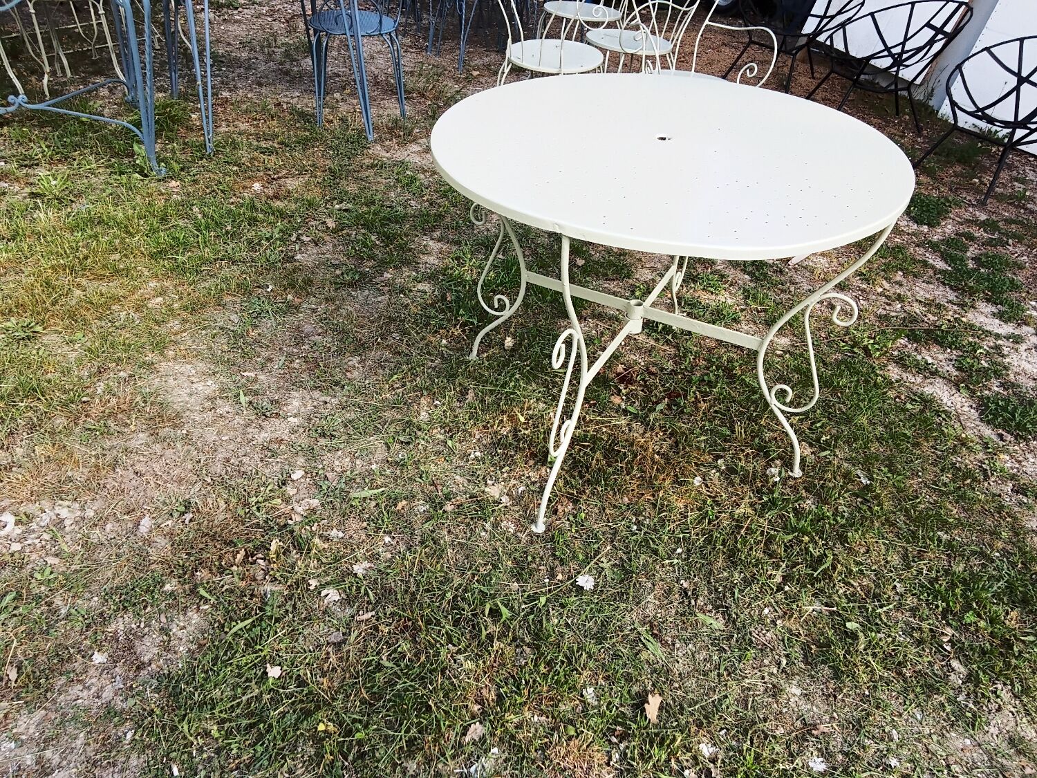 Salon de jardin en fer forgé vert