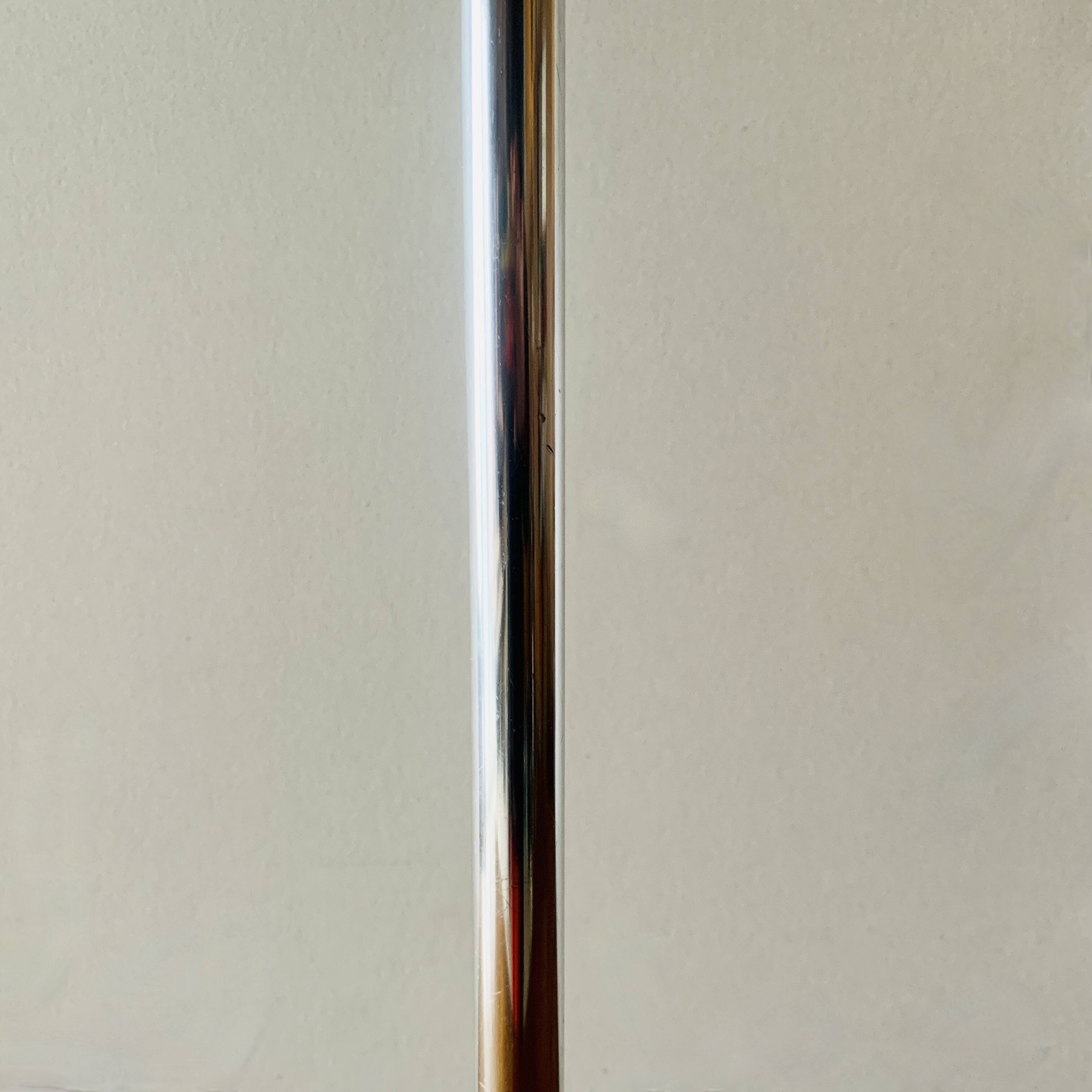 Vintage metal ashtray - push up