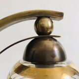 Lampe à poser style bauhaus années 40-50 en laiton avec tulipe en verre doré