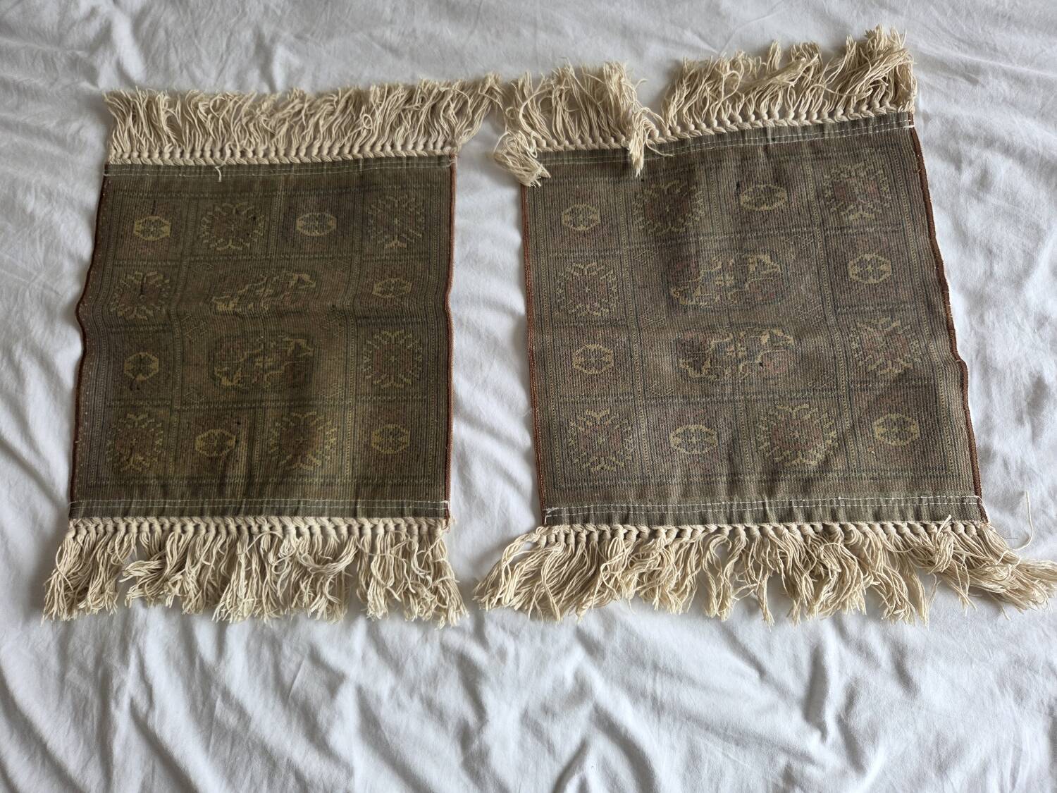 Lot de 2 anciens petits tapis orientaux