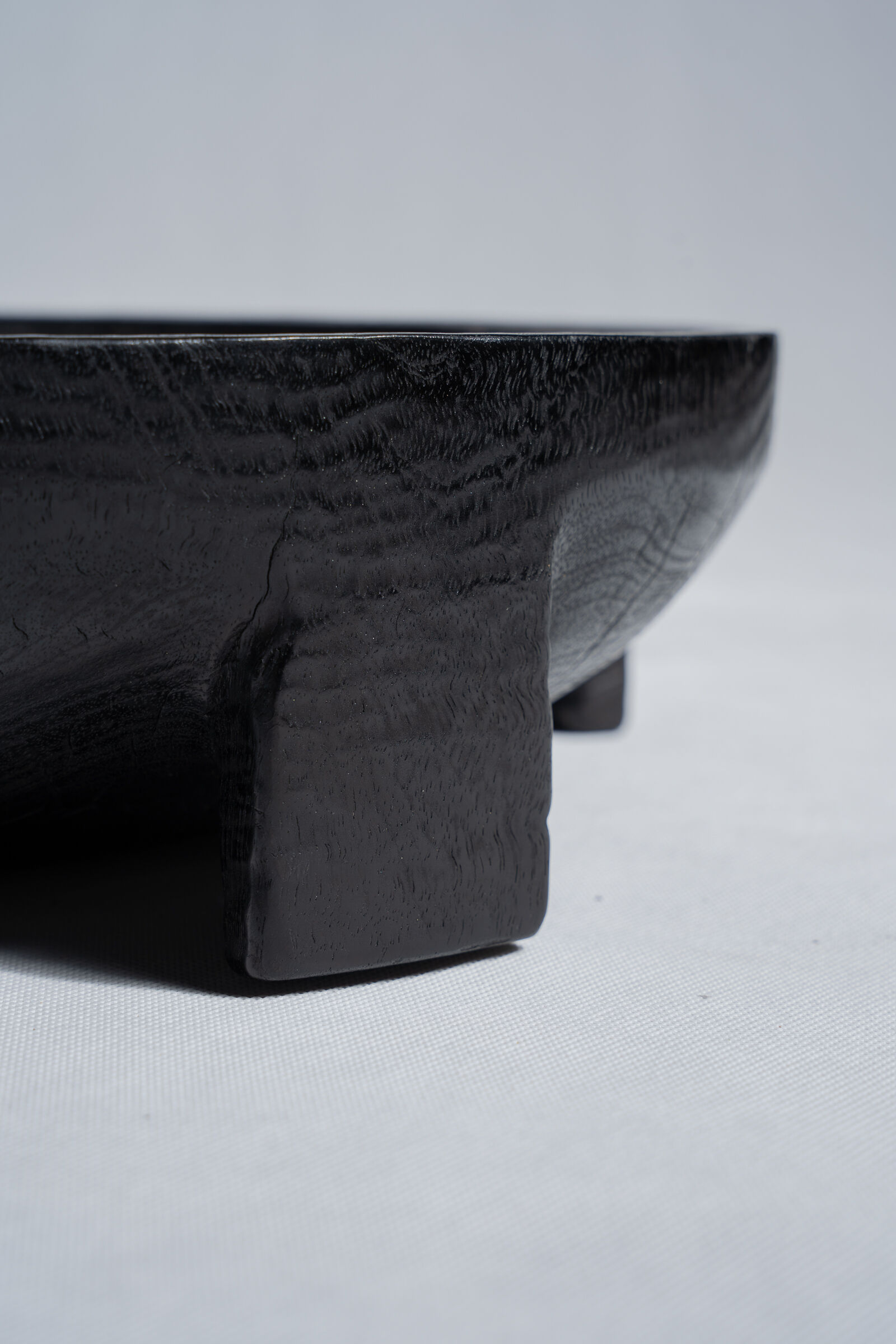 Cut in monoxyl mango wood