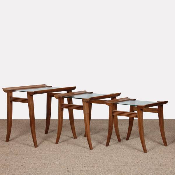 Suite de 3 tables gigognes en noyer par Maxime Old, circa 1940