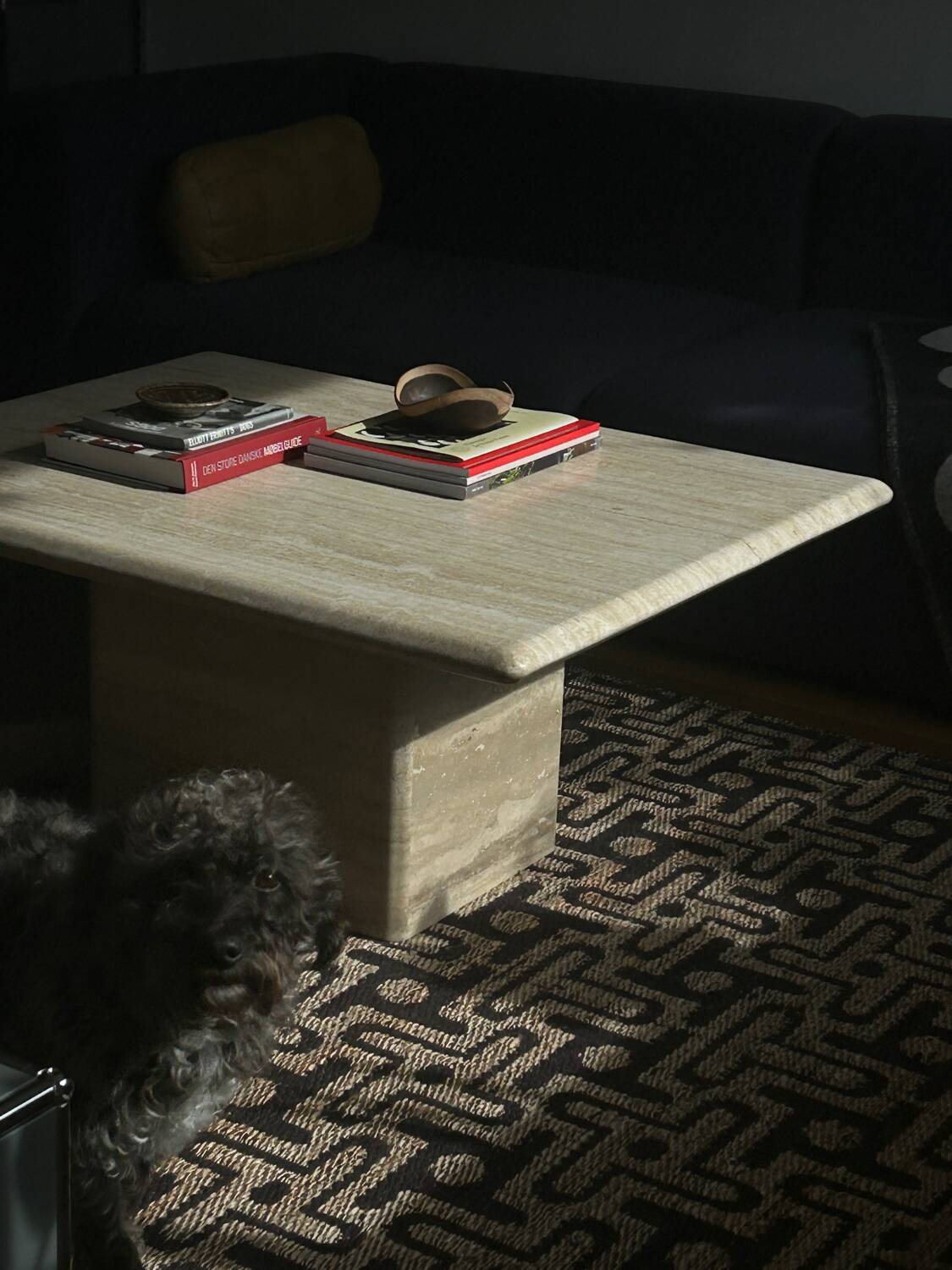 Table basse italienne en travertin du milieu du siècle