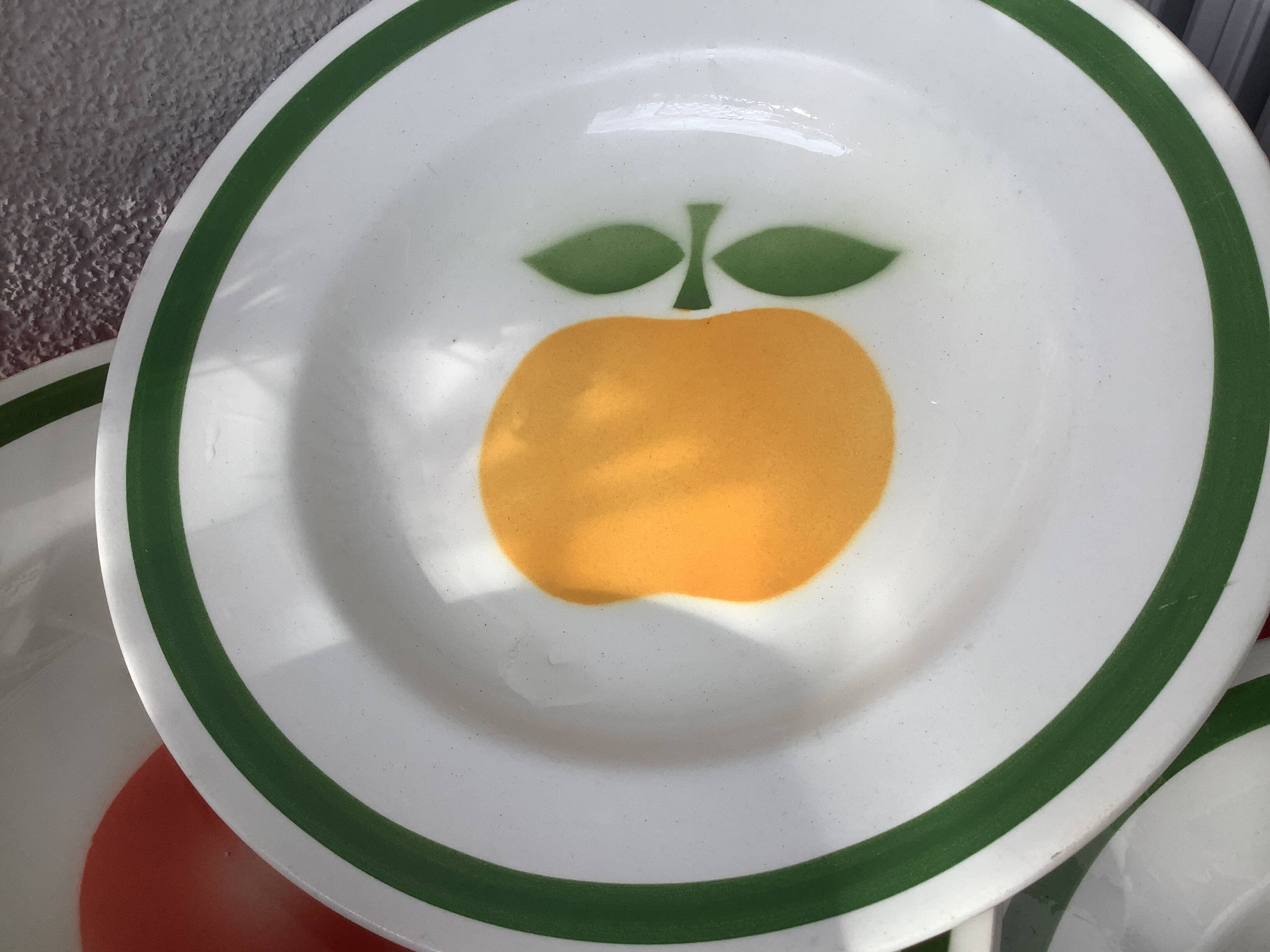 Vintage Moulin des loups Orchies apple plates - grand feu decor - 4 pieces