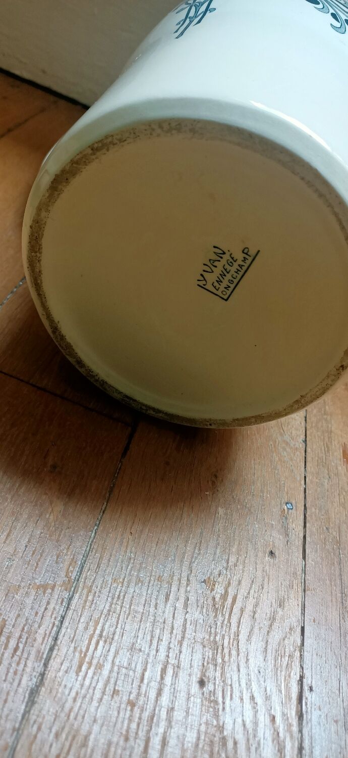 Old Yvan Ennegé toilet bowl