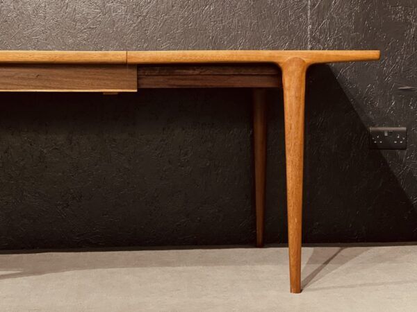 Wrighton Extension Dining Table