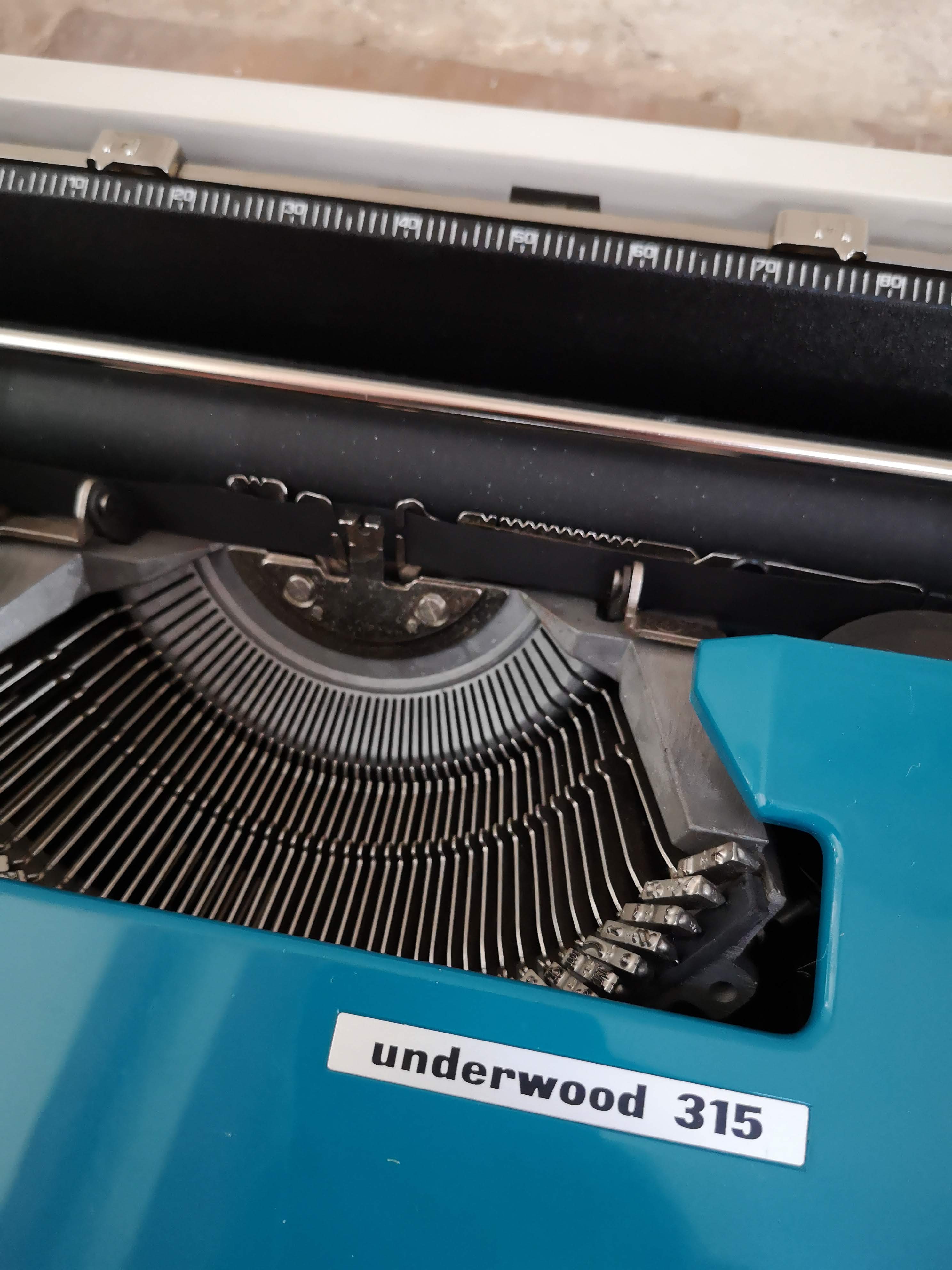 Machine à écrire Underwood 315