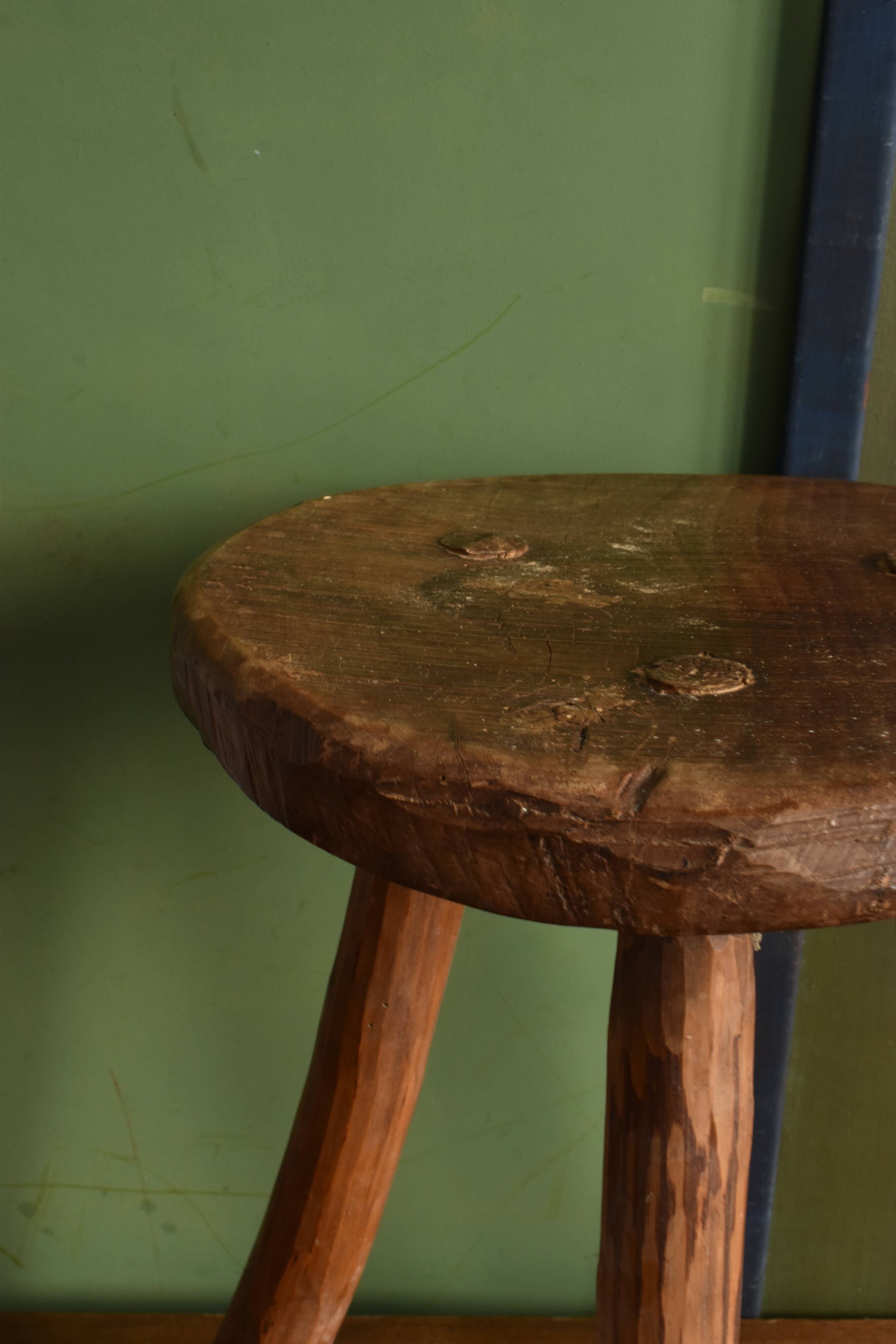 Tripod brutalist stool