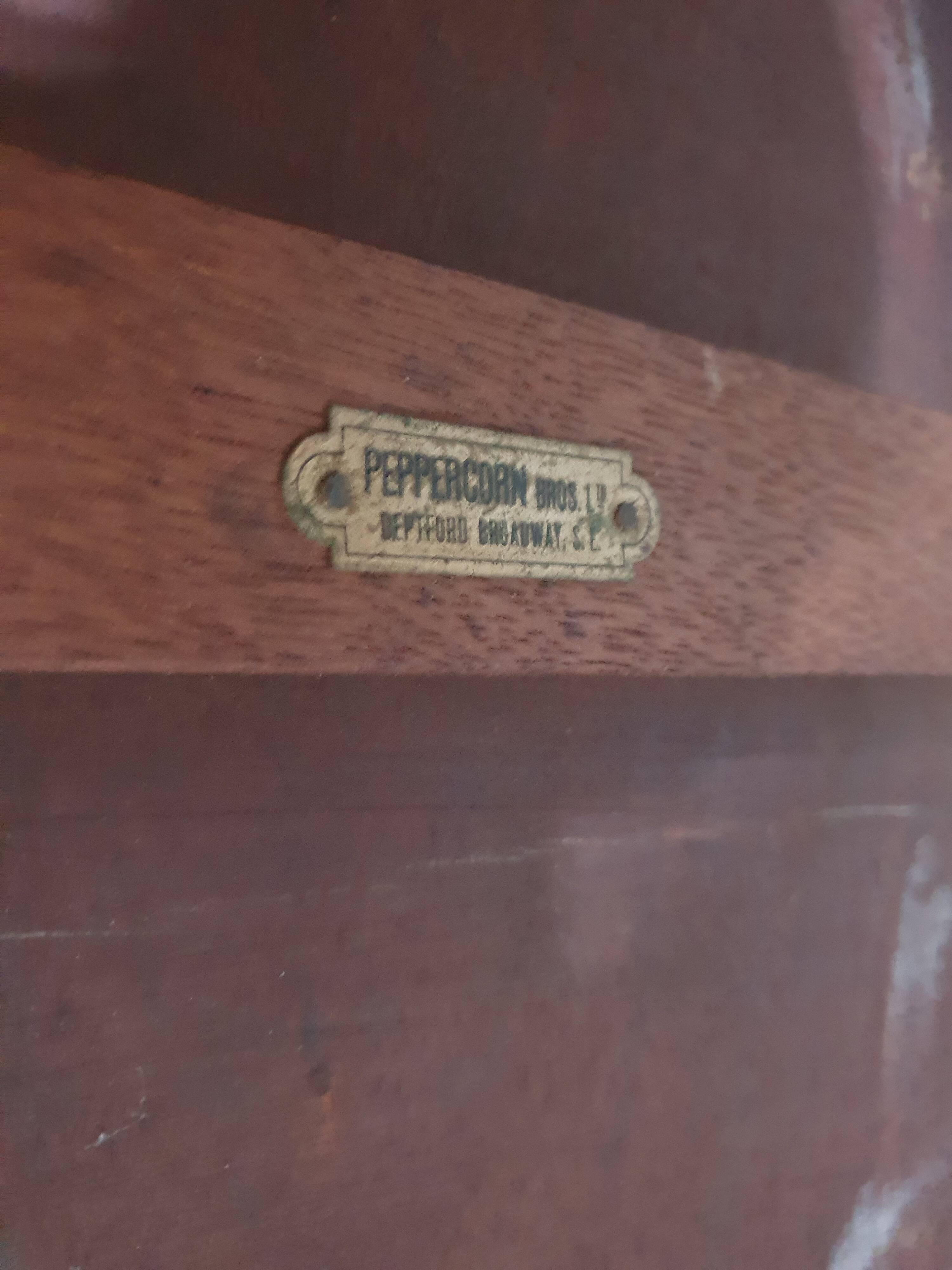 table d'appoint en marqueterie vintage the peppercorn brothers deptford broadway  quelques traces d'