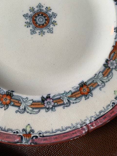 6 old English dessert plates, Wedgwood Bone, Australian model, early 20th century