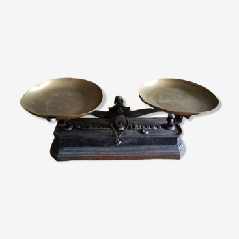 Roberval type cast iron scale