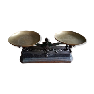 Balance en fonte type Roberval