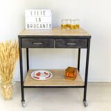 Kitchen shelf with industrial style wheels