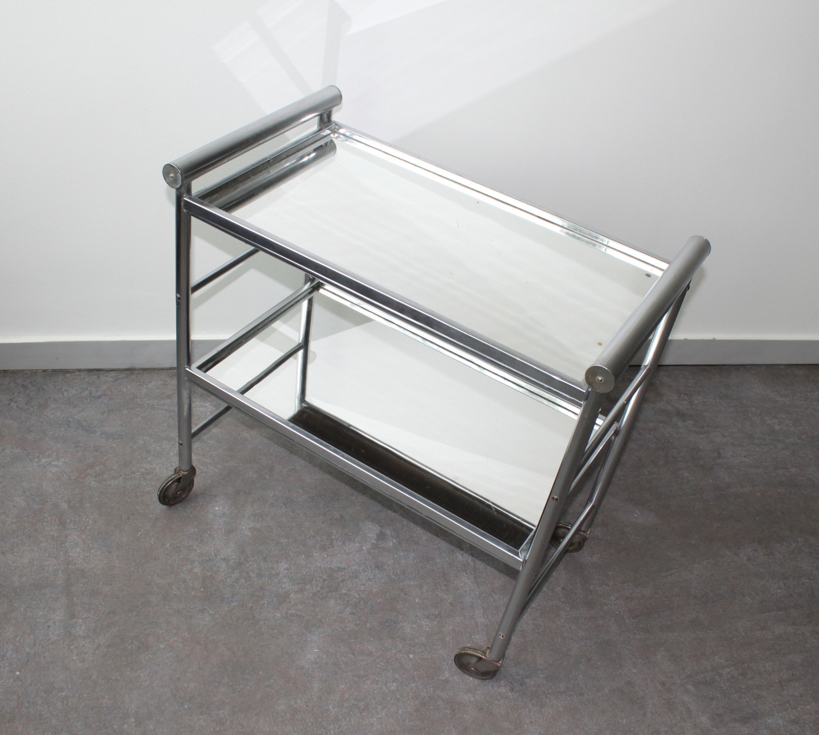 Chariot de bar aluminium 2 plateaux miroir 60's.