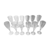 Service of 12 Baccarat champagne flutes.