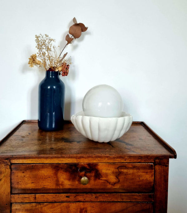 Shell wall lamp