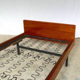 Daybed LC8 A.R.P. Pierre Guariche 1955