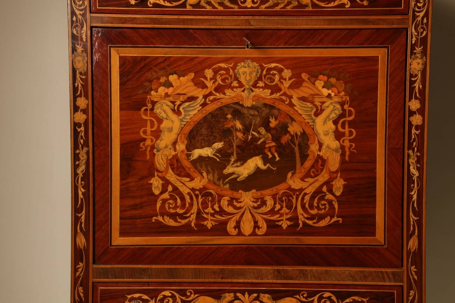 Bar cabinet in wood marquetry