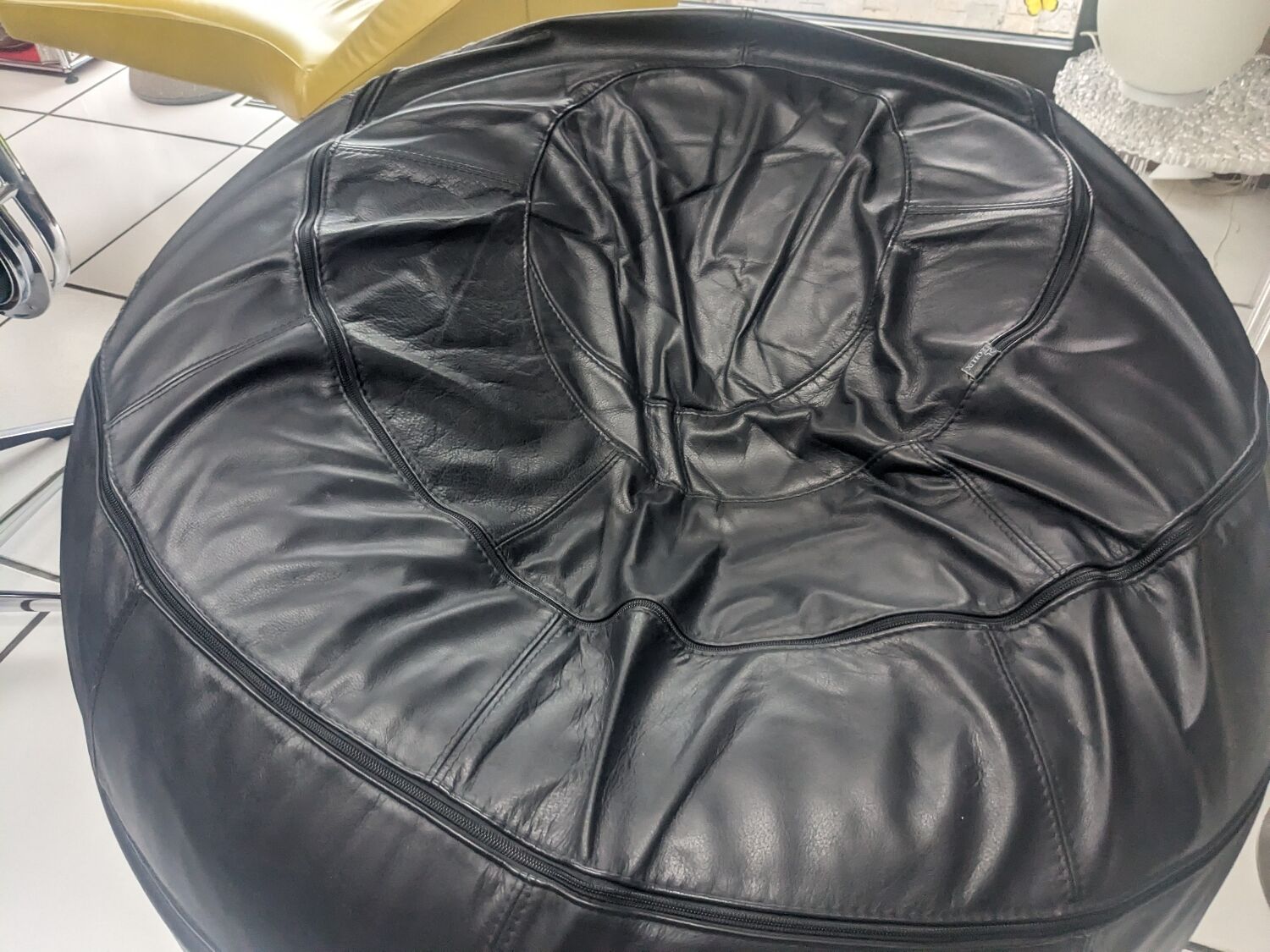 Black leather ottoman by Edwin and Niekel Taco for Leolux 90