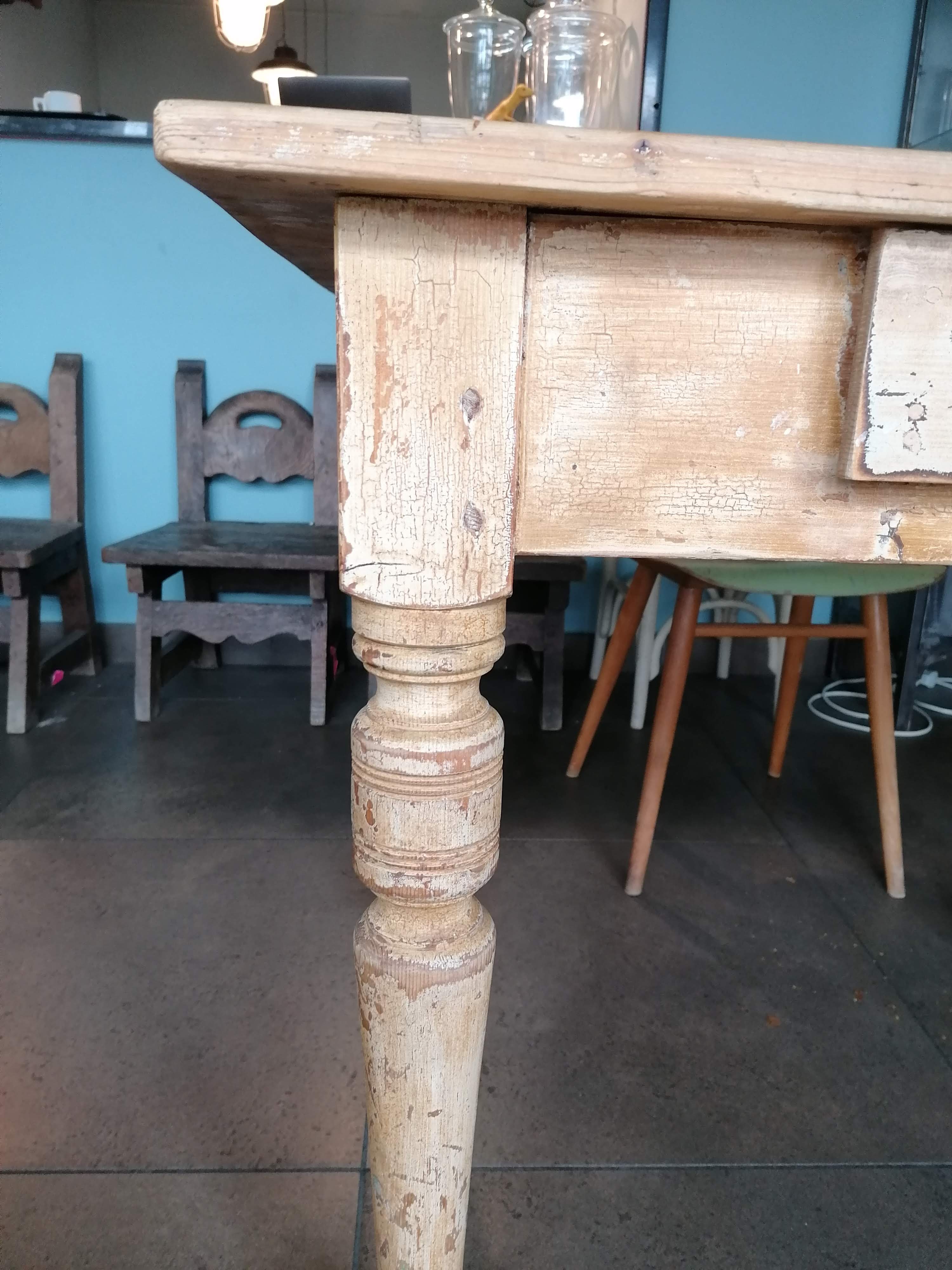 wooden dining table, vintage, turned legs, firm table style