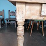wooden dining table, vintage, turned legs, firm table style