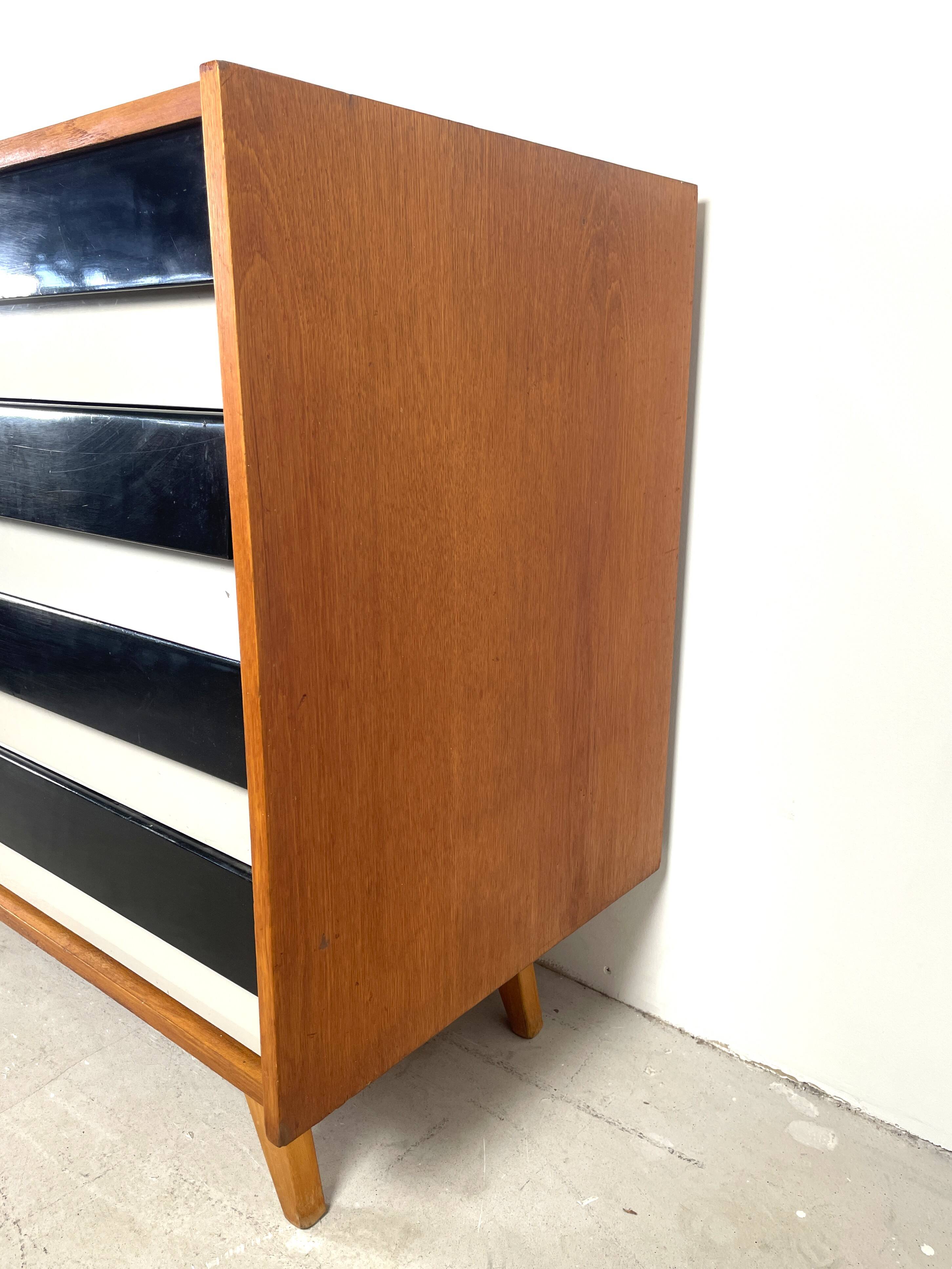 U460 sideboard with black/white drawers, Jiří Jiroutek