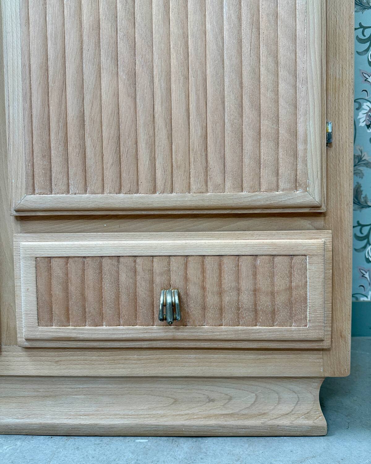 Asymmetrical Art Deco wardrobe (renovated)