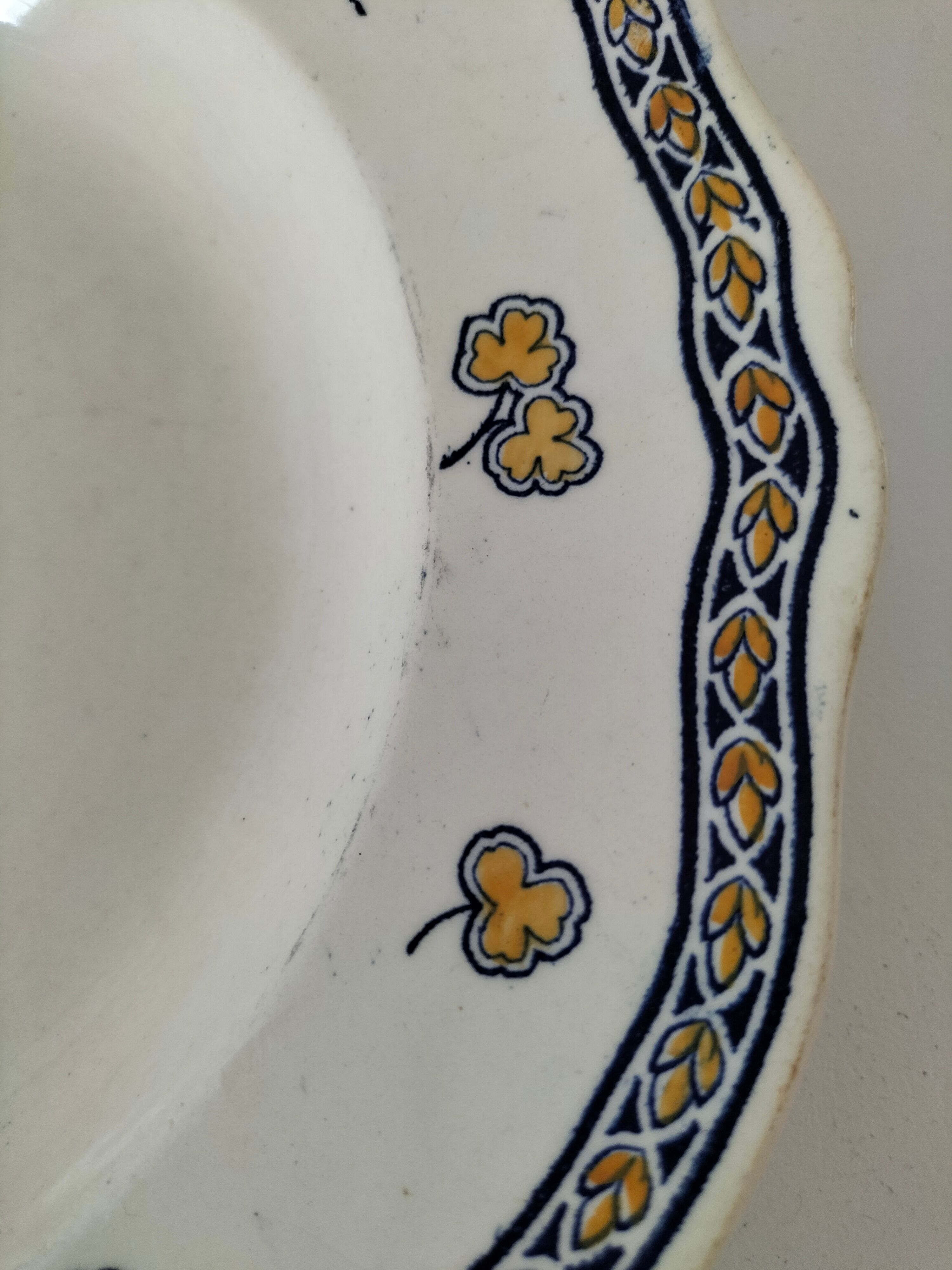 K&G Lunéville "Rouen Clover" plate circa 1880-1900