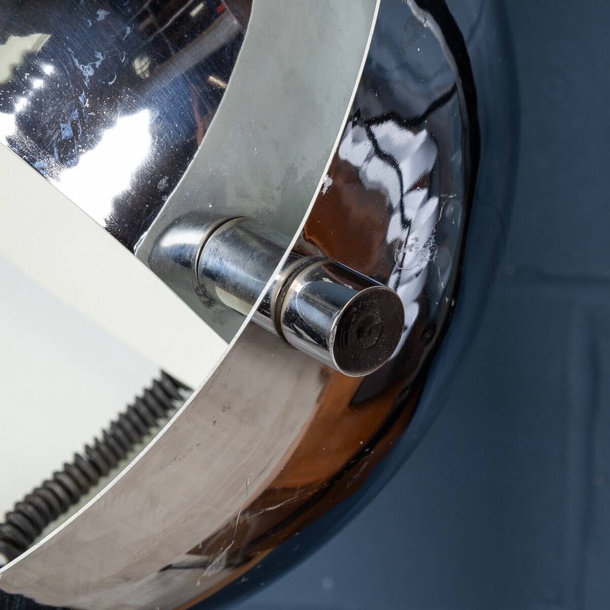 Une lampe de sol en chrome "espace" italienne du 20e siècle vers 1970