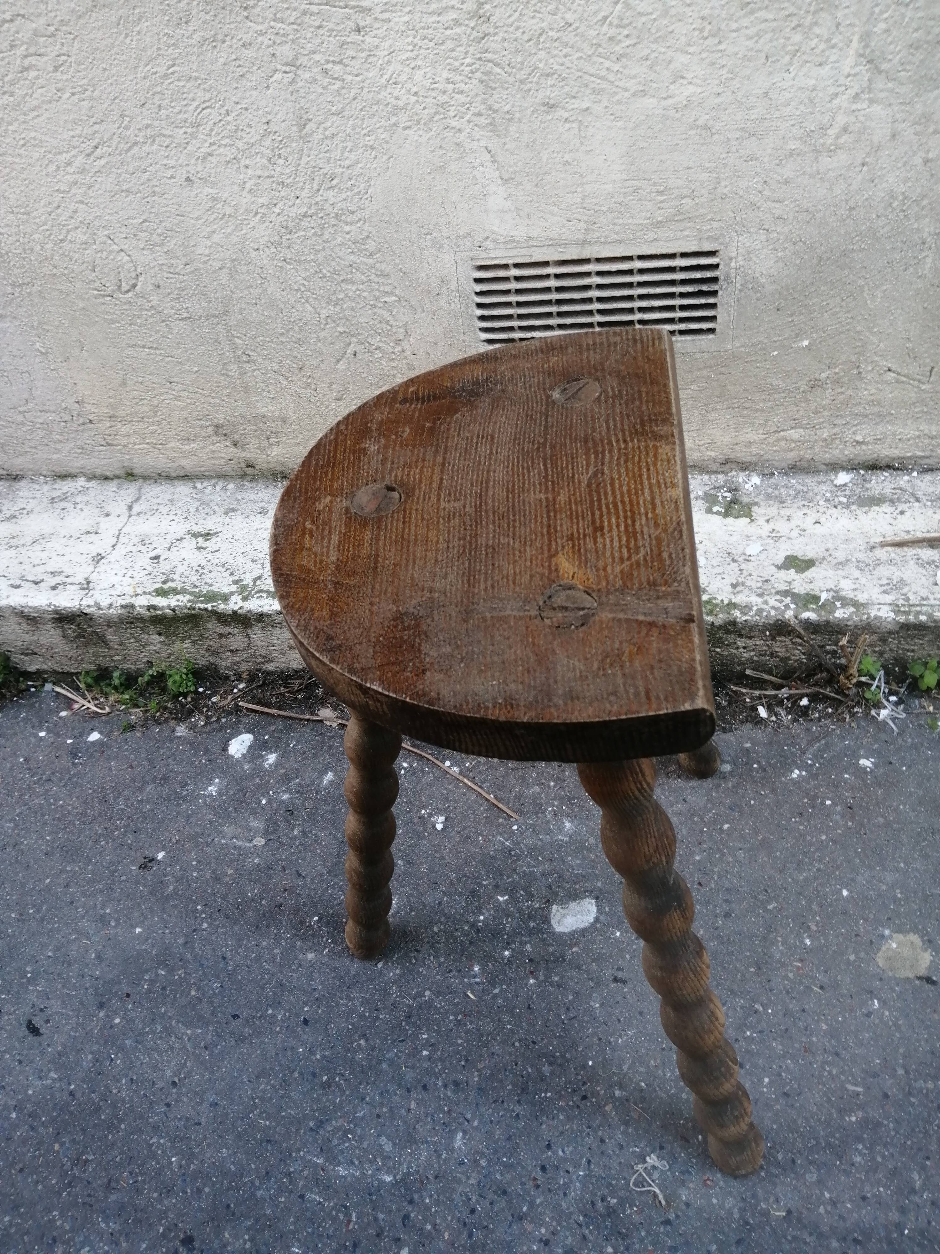 Tripod stool
