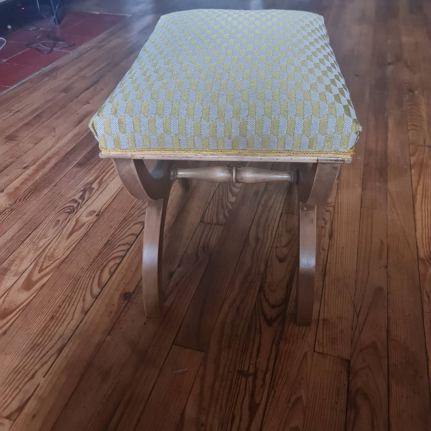 Tabouret curule