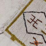 Moroccan berbere carpet 102x62cm