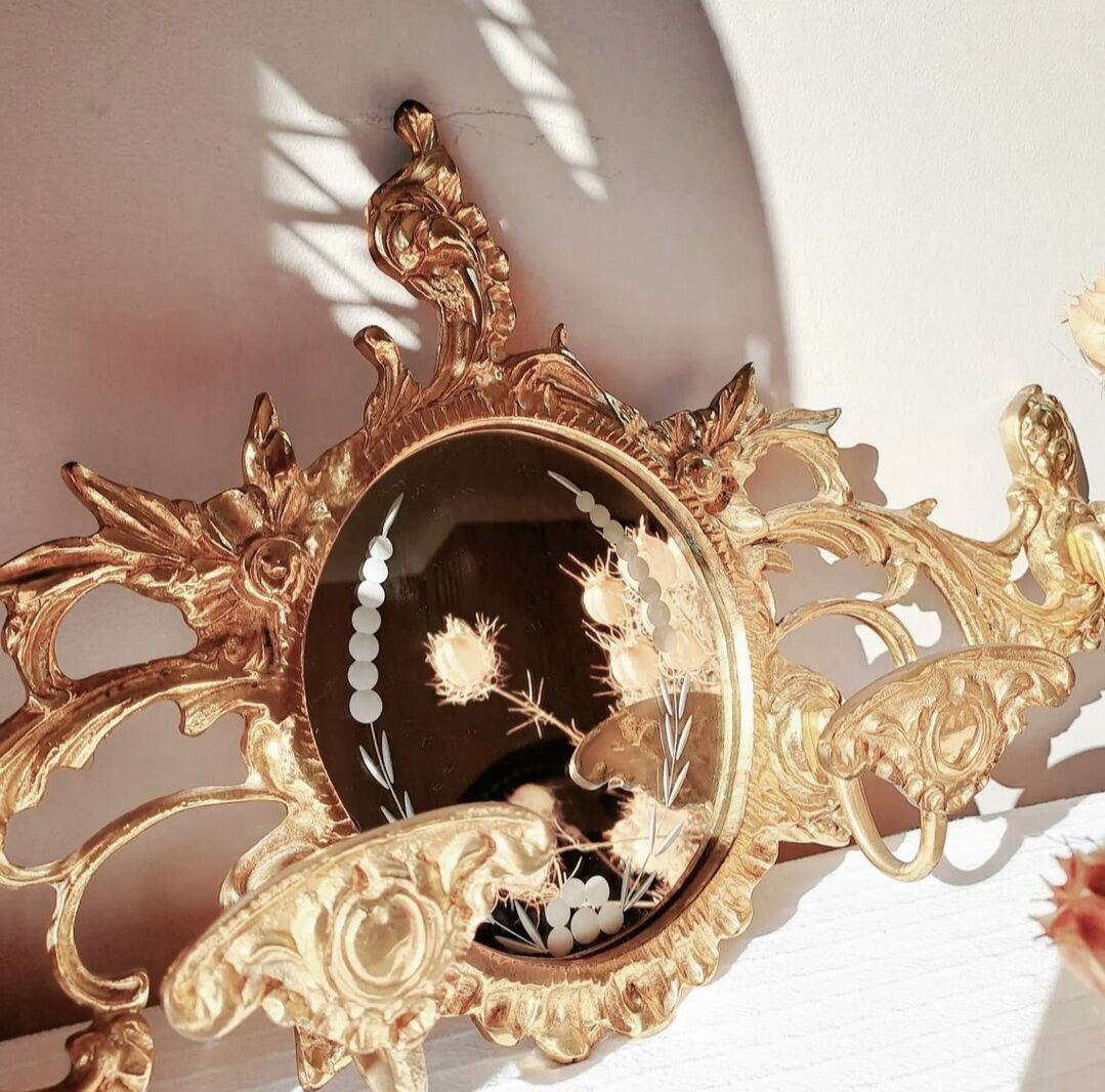 Bronze wall coat rack with chiseled mirror